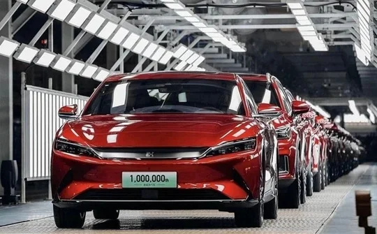 Doanh số bán hàng của BYD lần đầu tiên vượt Tesla