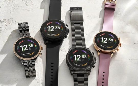 Fossil rút lui khỏi thị trường smartwatch