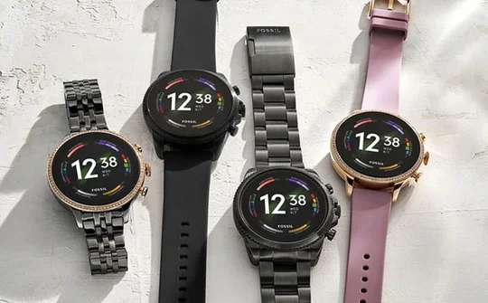 Fossil rút lui khỏi thị trường smartwatch