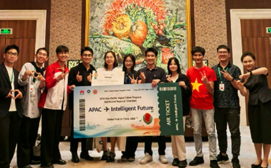 Sinh viên Việt Nam giành giải Nhất cuộc thi Tech4Good khu vực APAC