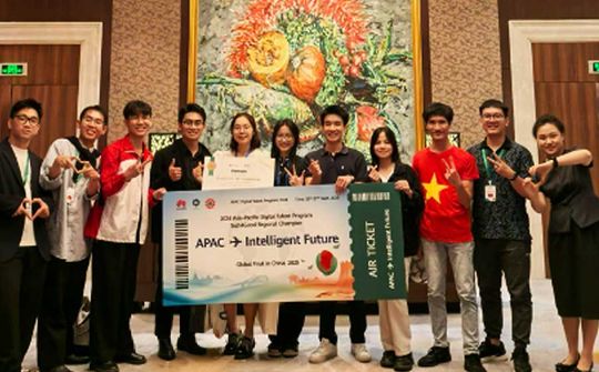 Sinh viên Việt Nam giành giải Nhất cuộc thi Tech4Good khu vực APAC