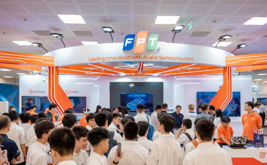 FPT khoe "vốn liếng" để chớp cơ hội từ làn sóng AI, bán dẫn