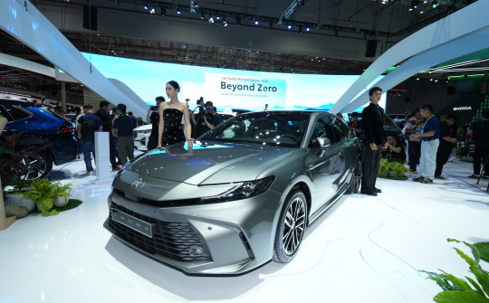 Chi tiết Toyota Camry 2024 vừa ra mắt