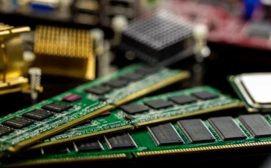 DRAM và bộ nhớ NAND giảm giá gần 20%