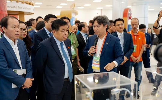 Hệ sinh thái bán dẫn của FPT gây ấn tượng tại SEMIExpo Viet Nam 2024