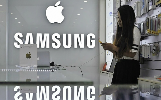 Cổ phiếu Samsung giảm xuống mức thấp nhất trong 4 năm