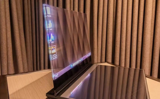 Lenovo khoe máy tính xách tay trong suốt tại MWC 2024