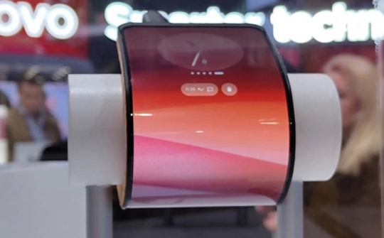 Motorola trình diễn smartphone uốn dẻo tại triển lãm MWC 2024