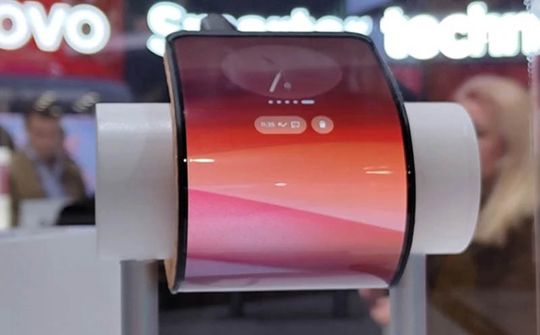 Motorola trình diễn smartphone uốn dẻo tại triển lãm MWC 2024