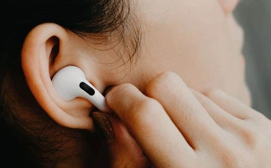AirPods Pro sẽ có chế độ trợ thính mới trên iOS 18