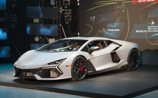 Siêu xe Lamborghini Revuelto Hybrid giá 44 tỷ đồng ra mắt tại Việt Nam