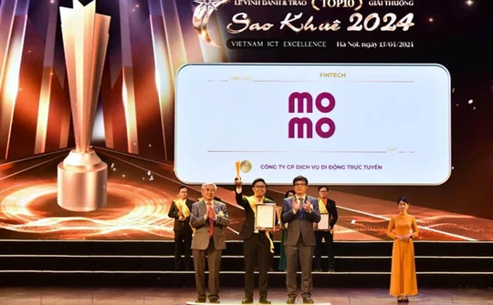 MoMo được vinh danh Top 10 Sao Khuê 2024 nhờ các giải pháp thanh toán không tiền mặt