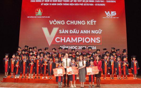 Gần 300 thí sinh hào hứng tranh tài tại Sàn đấu Anh ngữ V–Champions 2024