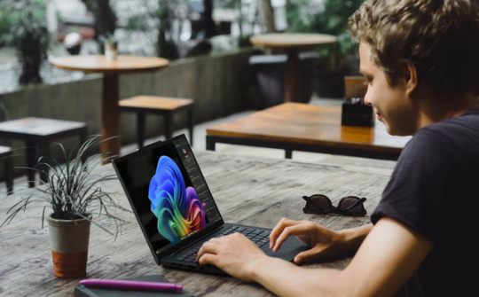 Lenovo tiếp tục ra mắt PC Copilot+ thế hệ mới Yoga Slim 7x và ThinkPad T14s Gen 6