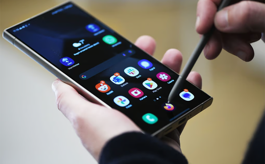 Samsung thống trị thị trường smartphone AI với gần 60% thị phần