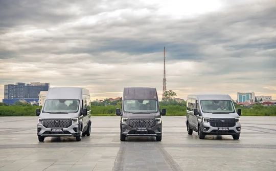 Ford Transit hoàn toàn mới ra mắt cùng bộ giải pháp dịch vụ toàn diện Upfleet