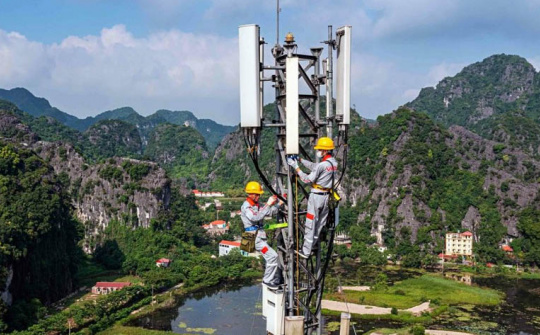 Viettel dẫn đầu về doanh thu viễn thông trong nửa đầu năm 2024