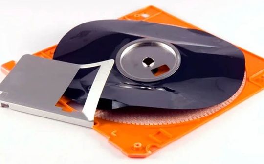 Chính phủ Nhật Bản loại bỏ việc sử dụng đĩa mềm