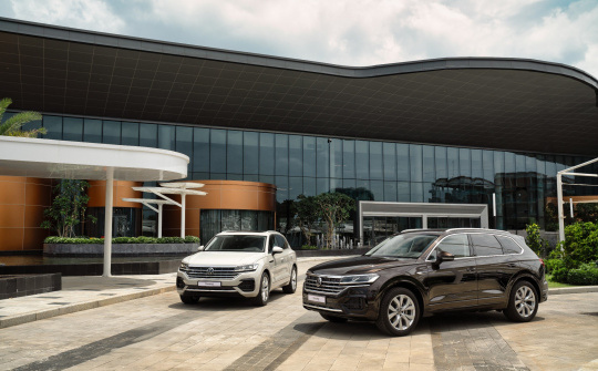 Volkswagen Touareg giám giá bán niêm yết tới 400 triệu, ưu đãi thêm 50% lệ phí trước bạ