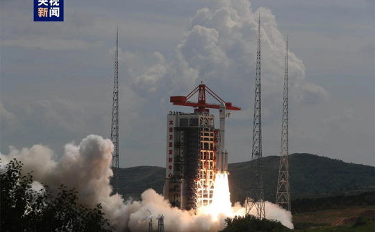 Trung Quốc phóng thành công vệ tinh Internet