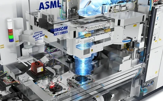 Hà Lan cấm ASML cung cấp máy quang khắc DUV cho Trung Quốc