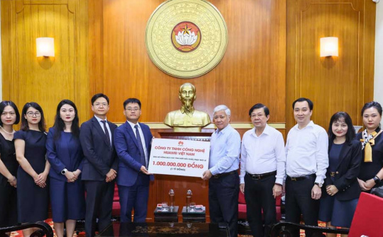 Huawei Việt Nam ủng hộ 1 tỷ đồng tới người dân miền Bắc sau bão Yagi