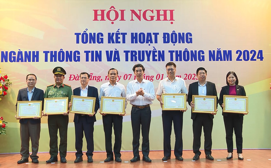 Tp. Đà Nẵng vinh danh VINASA vì những đóng góp xây dựng TPTM