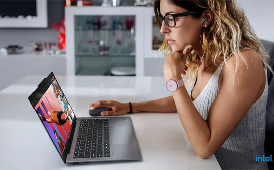 CES 2025: Lenovo giới thiệu loạt giải pháp tích hợp AI dành cho doanh nghiệp