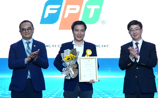 FPT "vững chân" trong Top 10 Doanh nghiệp Công nghệ số Việt Nam 2025