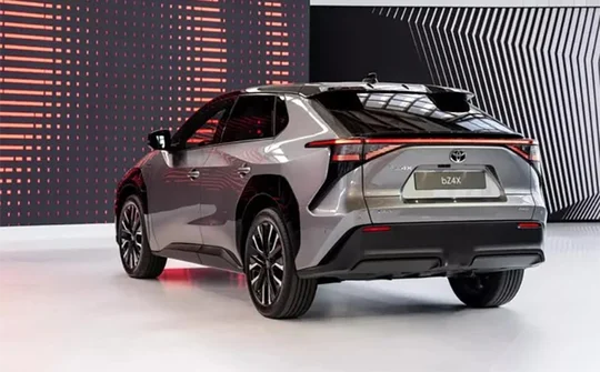 Toyota đẩy mạnh công nghệ pin thể rắn cho xe điện
