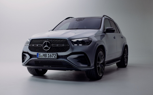 GLE 400 e 4MATIC: Xe PHEV đầu tiên của Mercedes-Benz tại Việt Nam giá 4,669 tỷ đồng