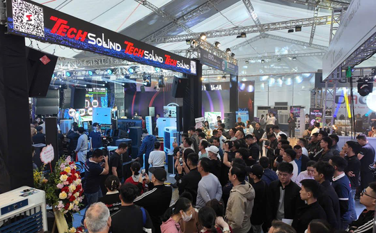 PLASE SHOW Hà Nội 2025: Khám phá công nghệ âm thanh, ánh sáng hiện đại cùng những dàn thiết bị "khủng"