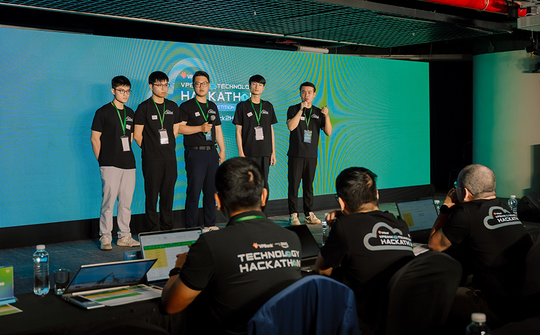 Bản lĩnh công nghệ tỏa sáng tại chung kết VPBank Technology Hackathon 2025 - Senior Track
