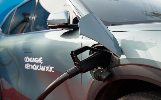 Tasco Auto và Esky hợp tác phát triển hệ thống hạ tầng trạm sạc nhanh cho xe điện