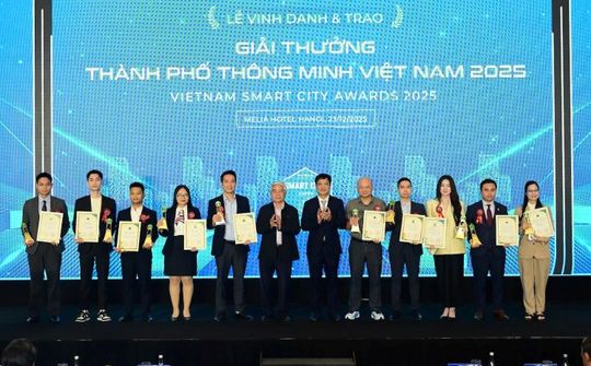 Vietnam Smart City Award 2025 vinh danh 8 khối Đô thị và 10 Giải pháp công nghệ