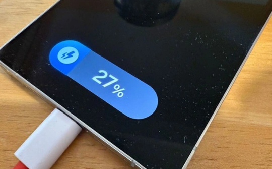 Galaxy S25 Ultra và S25 Plus gặp lỗi sạc chậm bất thường