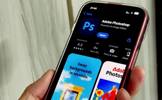 Đã có ứng dụng Photoshop miễn phí trên iPhone