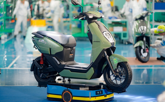 Xem trước xe máy điện Honda ICON e: vừa xuất xưởng, ra mắt đầu tháng 4