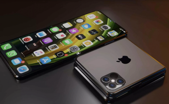 iPhone gập đầu tiên của Apple giá hơn 2.000 USD