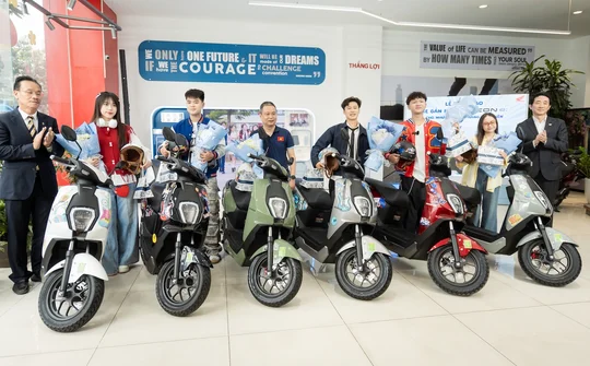 Xe máy điện Honda Icon e: đến tay khách hàng