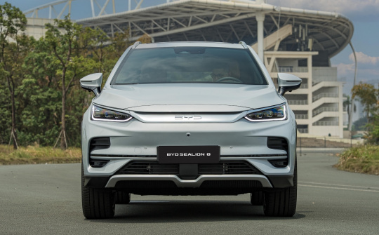 Cận cảnh SUV thuần điện BYD Sealion 8 giá 1,569 tỷ đồng