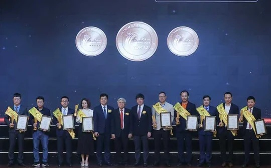 Sao Khuê 2025: Vinh danh 198 nền tảng, dịch vụ, giải pháp số xuất sắc