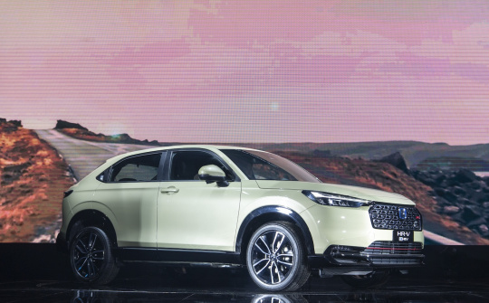 Honda HR-V Hybrid giá 869 triệu đồng vừa ra mắt có gì hấp dẫn?