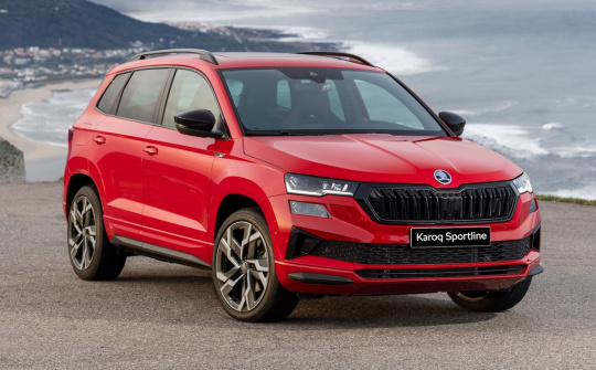 Skoda Karoq giá bán hơn 1 tỷ đồng