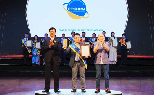 FTSHRM - Giải pháp quản trị nhân sự tiền lương được vinh danh tại Giải thưởng Sao Khuê 2025