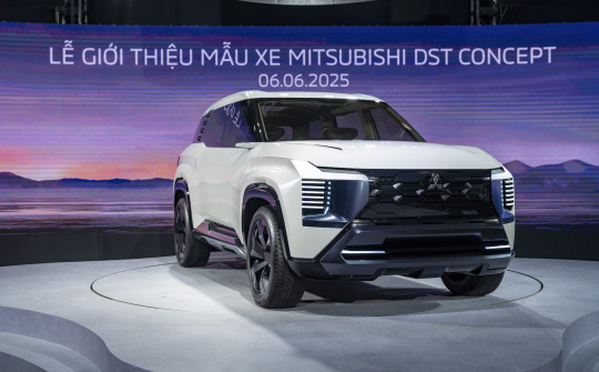 Cận cảnh SUV 7 chỗ Mitsubishi DST Concept vừa ra mắt
