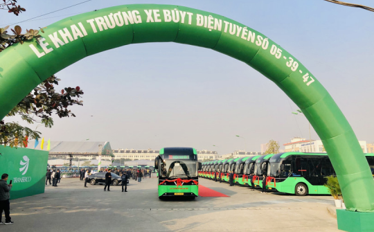 Hạ tầng trạm sạc xe điện: Thách thức lớn trong hành trình "xanh hóa" giao thông Hà Nội