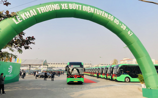 Hạ tầng trạm sạc xe điện: Thách thức lớn trong hành trình "xanh hóa" giao thông Hà Nội
