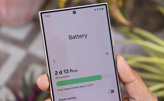 Samsung sửa lỗi hao pin của One UI 7