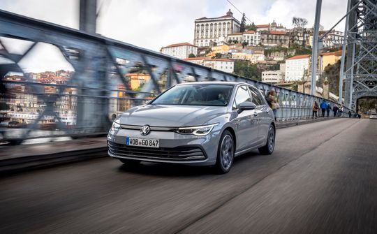 Volkswagen Golf mở bán 6 phiên bản, giá từ 798 triệu đồng